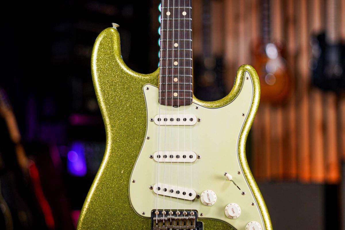 Fender Custom Shop 60's Stratocaster Relic in Chartreuse Sparkle - Image 7