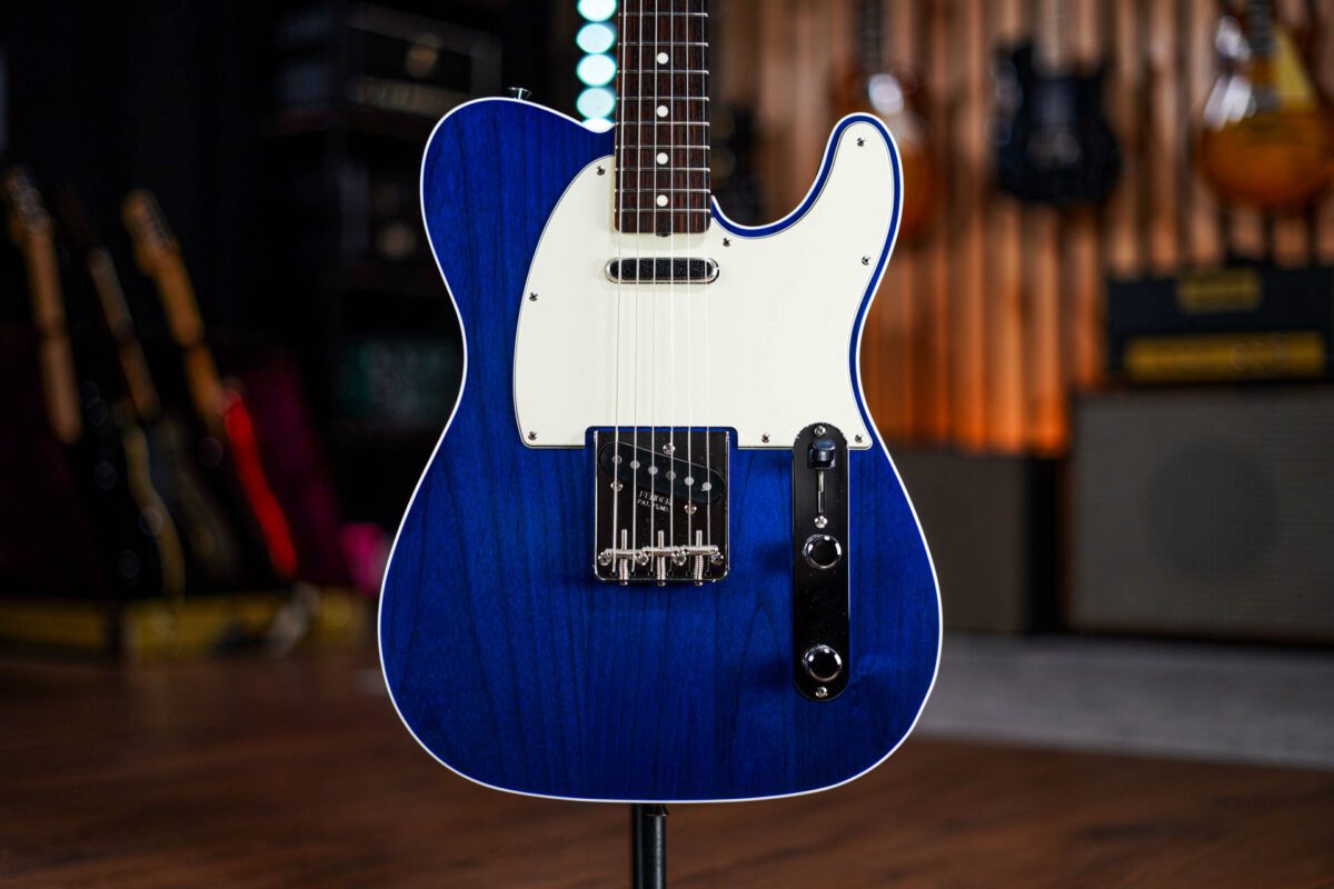 Fender FSR Made In Japan Ishibashi Traditional II '60s Telecaster Custom Transparent Blue