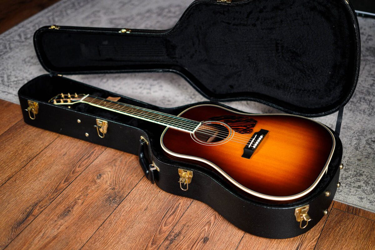 Gibson J-45 Custom in Vintage Sunburst - Image 13