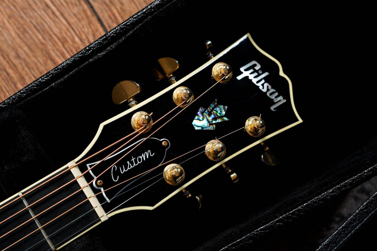 Gibson J-45 Custom in Vintage Sunburst - Image 5