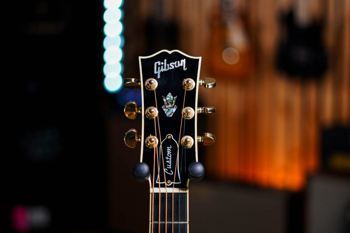 Gibson J-45 Custom in Vintage Sunburst - Image 10