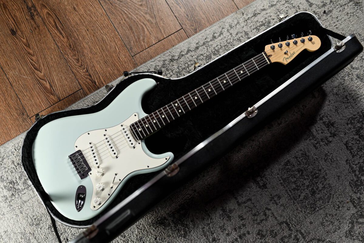 Fender American Series Stratocaster in Sky Blue - Image 3