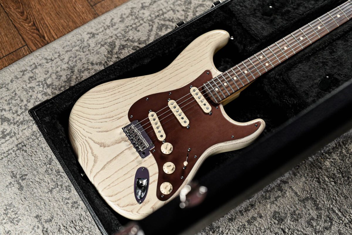 Fender American Standard FSR Stratocaster in Rustic Ash - Image 2