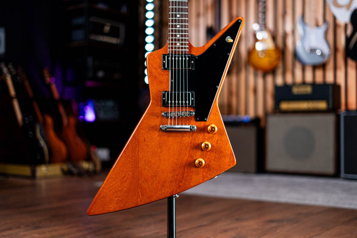 Gibson USA Explorer in Natural