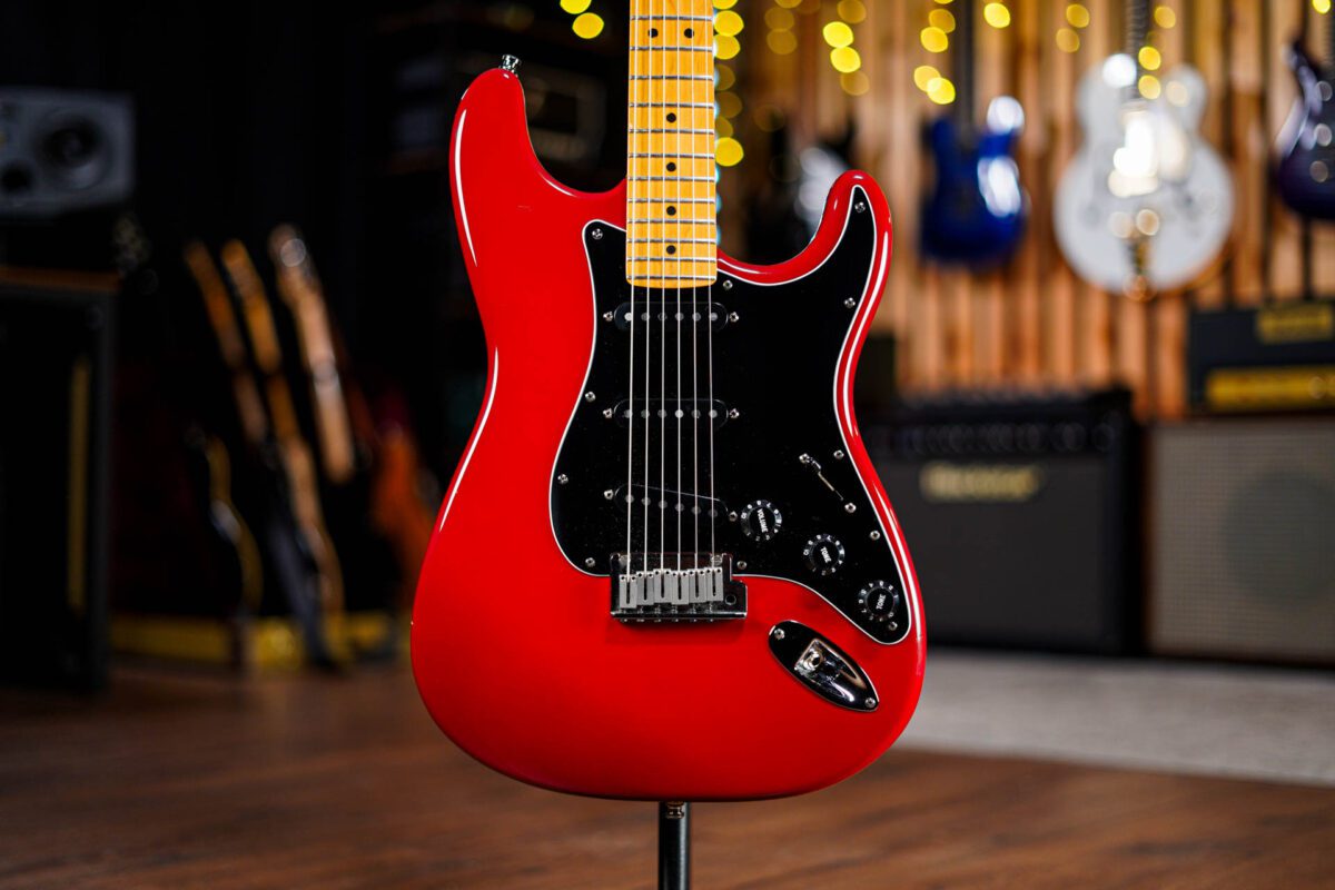 Fender American Standard Stratocaster in Lipstick Red