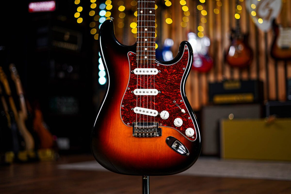 Fender Classic Player '60s Stratocaster in sunburst