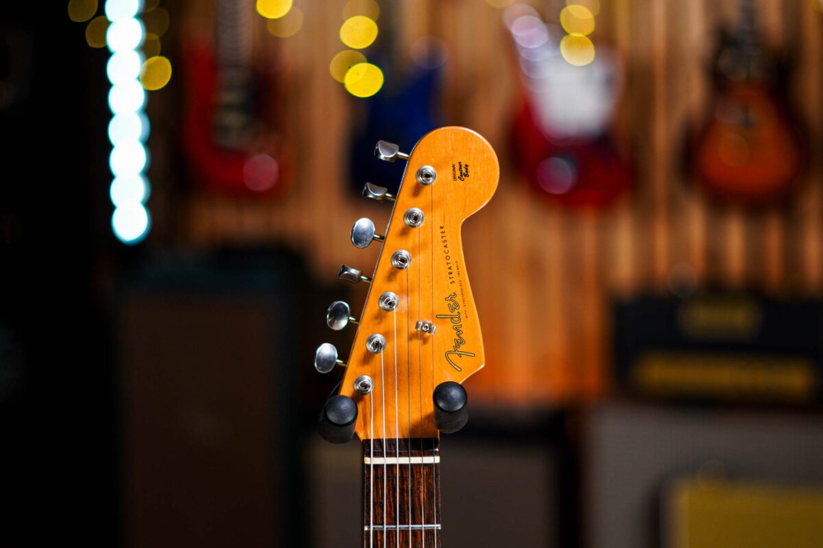 Fender Classic Player '60s Stratocaster in sunburst - Image 6