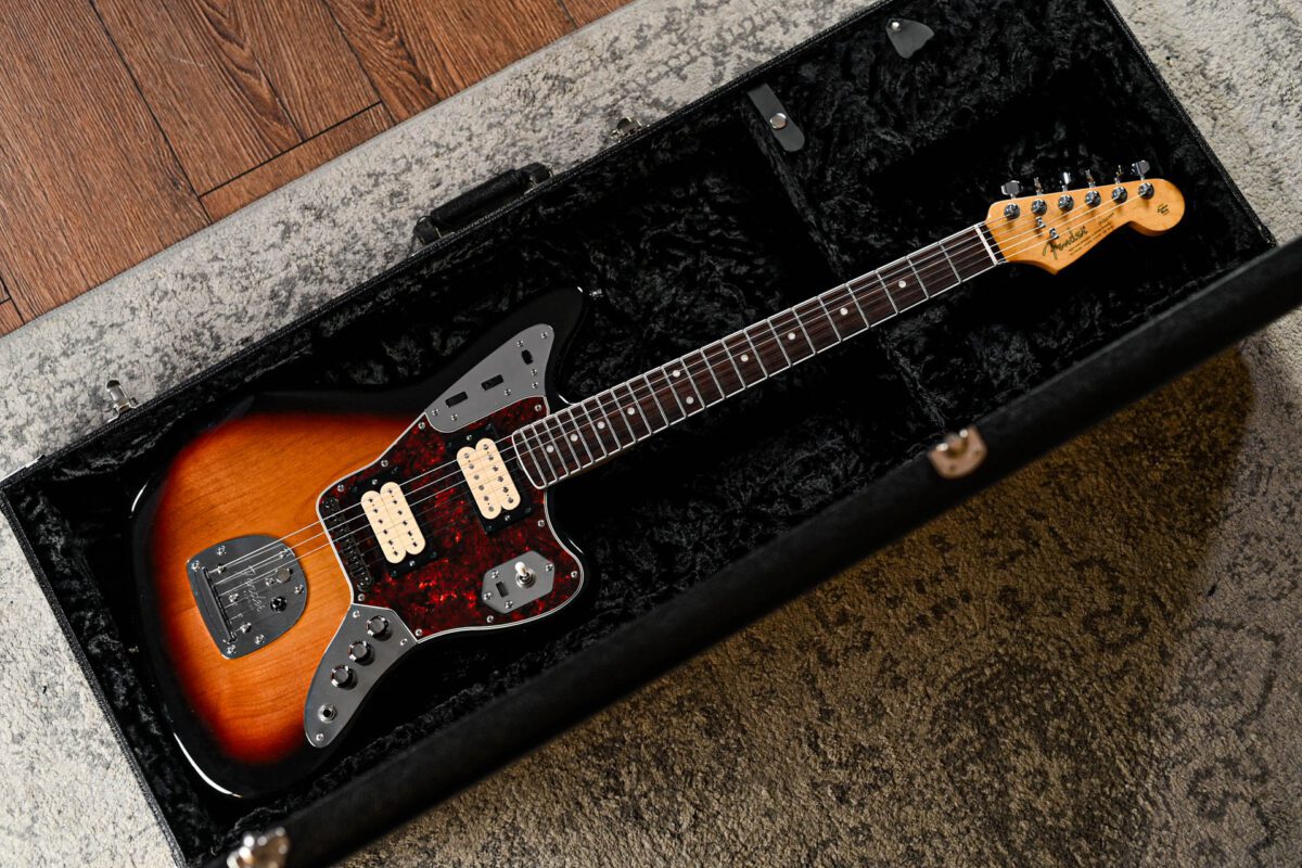 Fender Kurt Cobain Jaguar NOS in 3 Tone Sunburst - Image 2