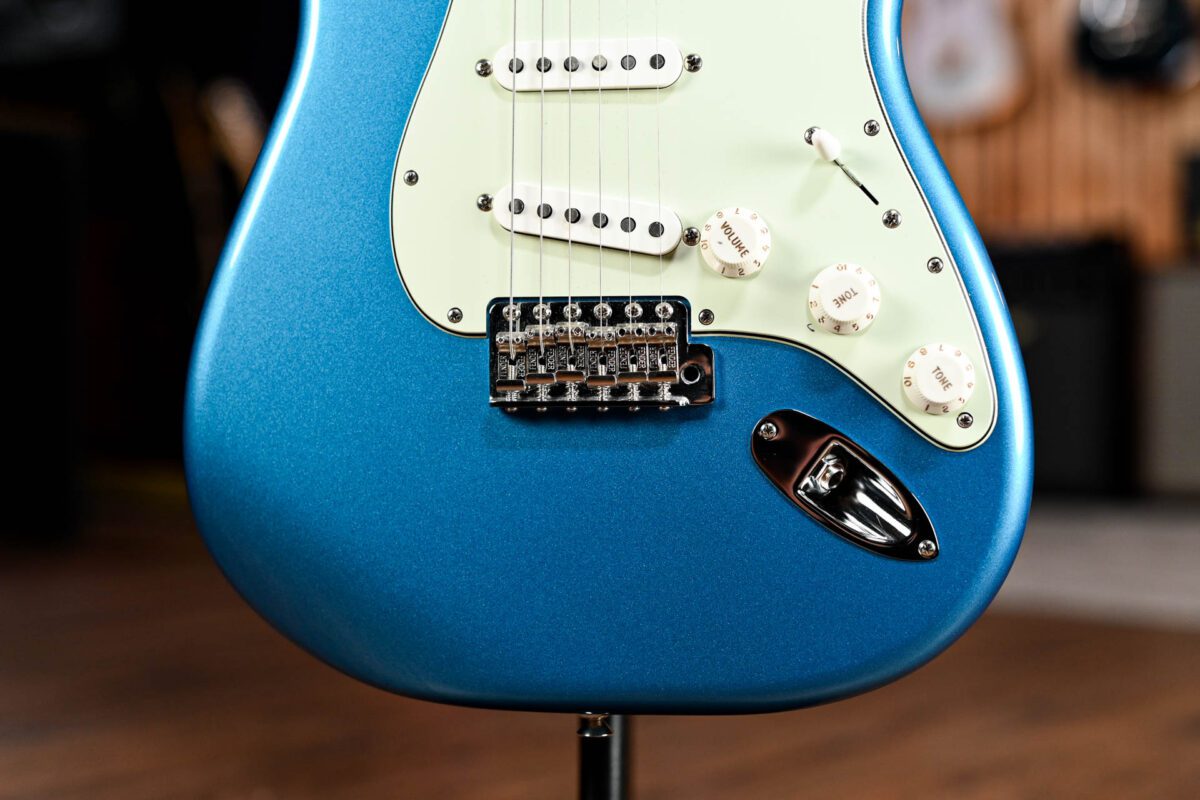 Fender Vintera II 60's Stratocaster in Lake Placid Blue - Image 3