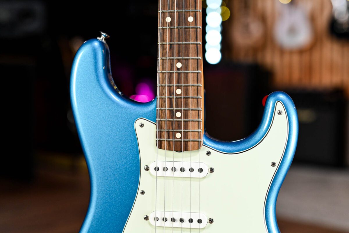 Fender Vintera II 60's Stratocaster in Lake Placid Blue - Image 4