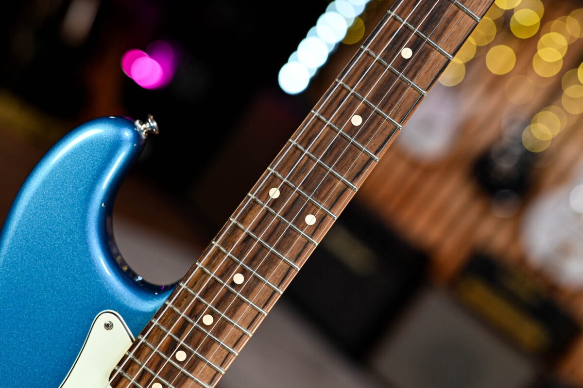 Fender Vintera II 60's Stratocaster in Lake Placid Blue - Image 5