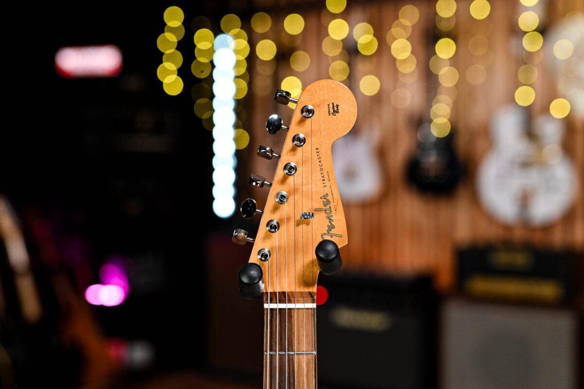 Fender Vintera II 60's Stratocaster in Lake Placid Blue - Image 6