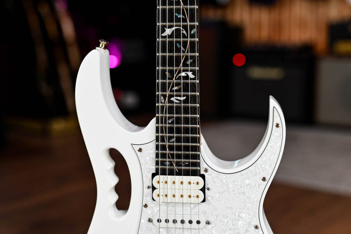 Ibanez Signature JEM7VP Premium Steve Vai in White - Image 4