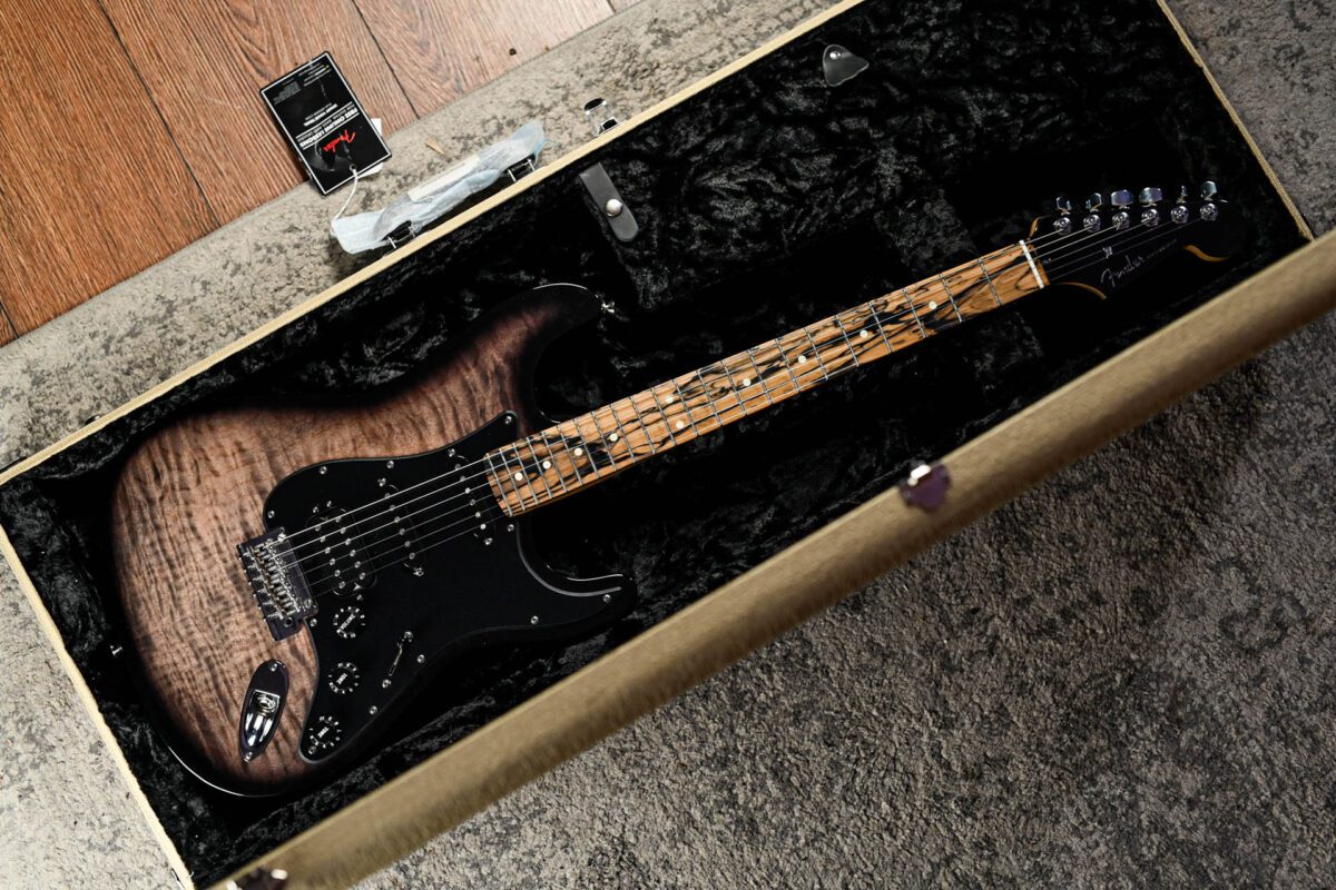 Fender American QMT Stratocaster Pale Moon in Transparent Black - Image 10