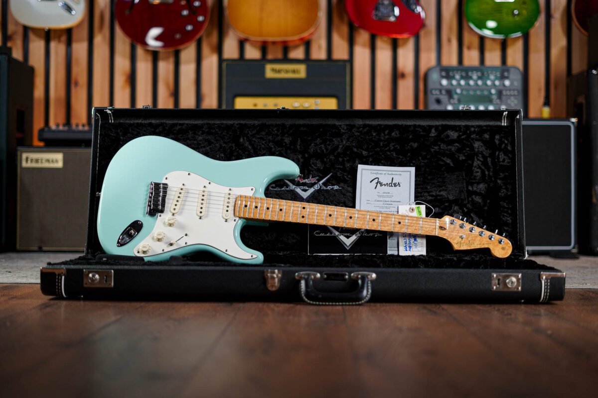 Fender Custom Shop Classic Stratocaster in Daphne Blue - Image 2