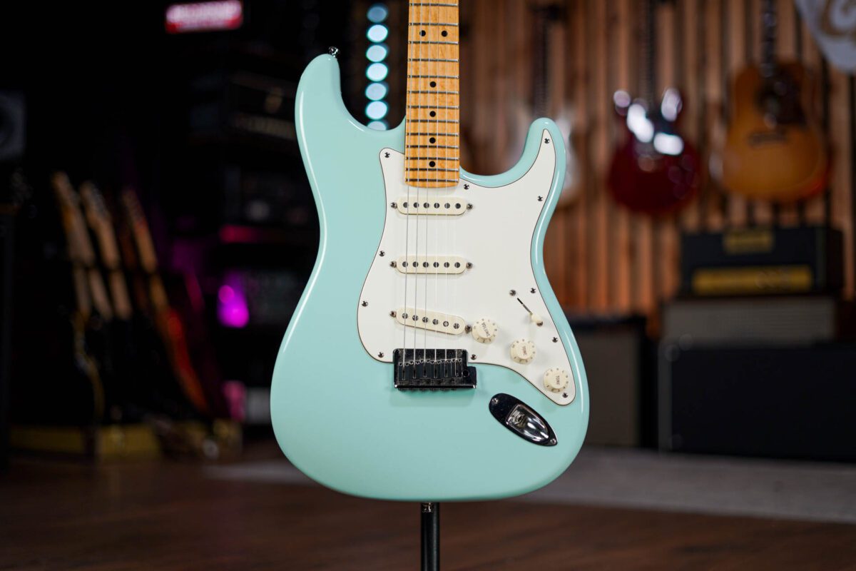 Fender Custom Shop Classic Stratocaster in Daphne Blue