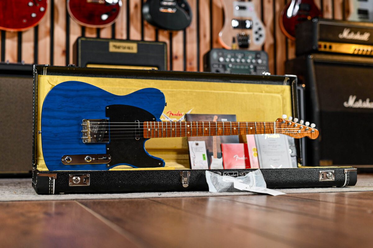 Fender USA Custom Shop American Custom Telecaster NOS Sapphire Blue Transparent - Image 2