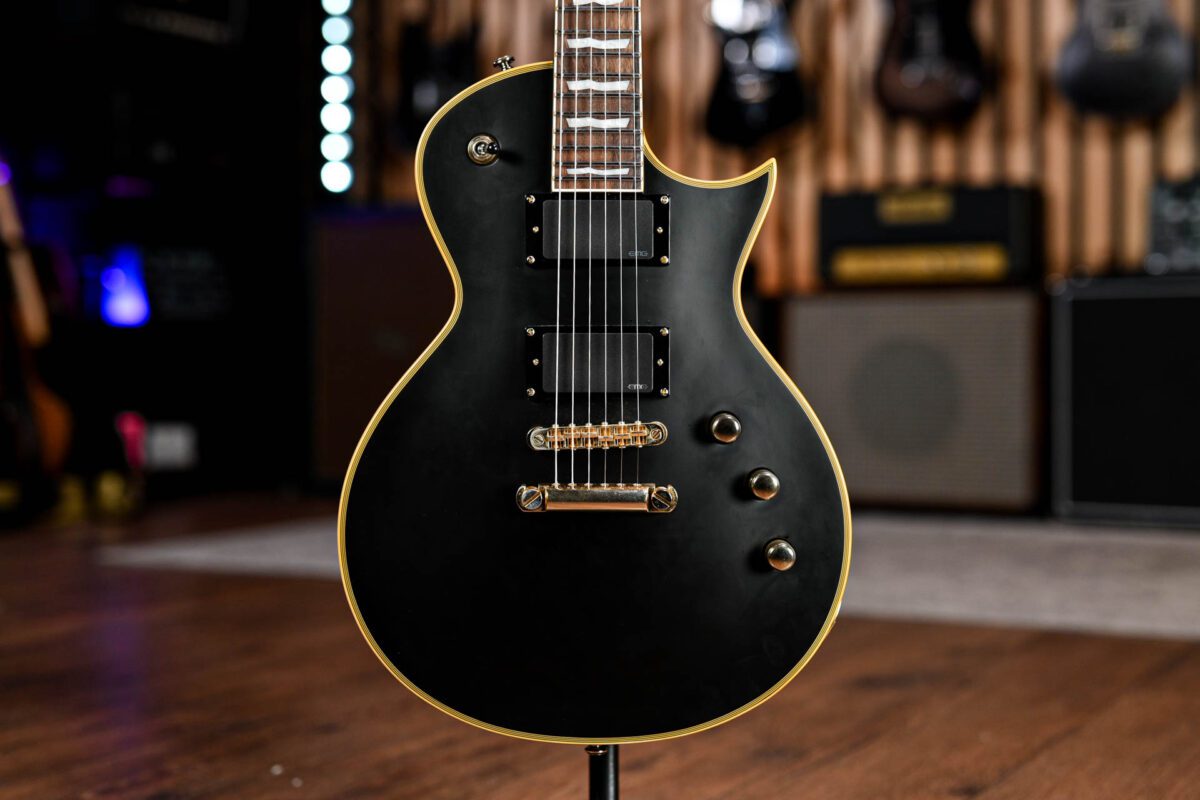 ESP LTD EC-1000 in Vintage Black