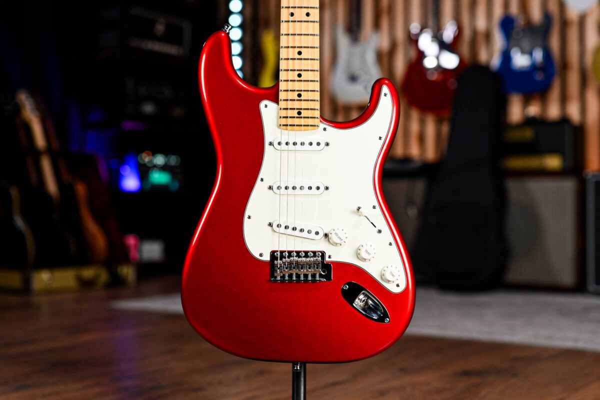Fender American Special Stratocaster in Candy Apple Red