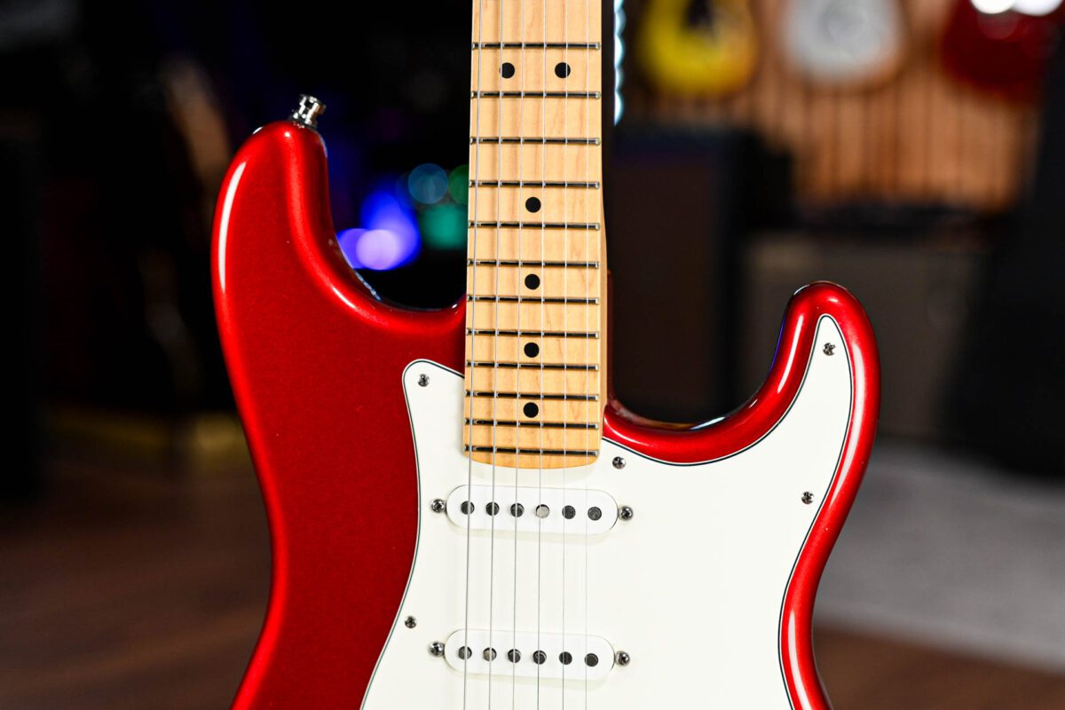 Fender American Special Stratocaster in Candy Apple Red - Image 4
