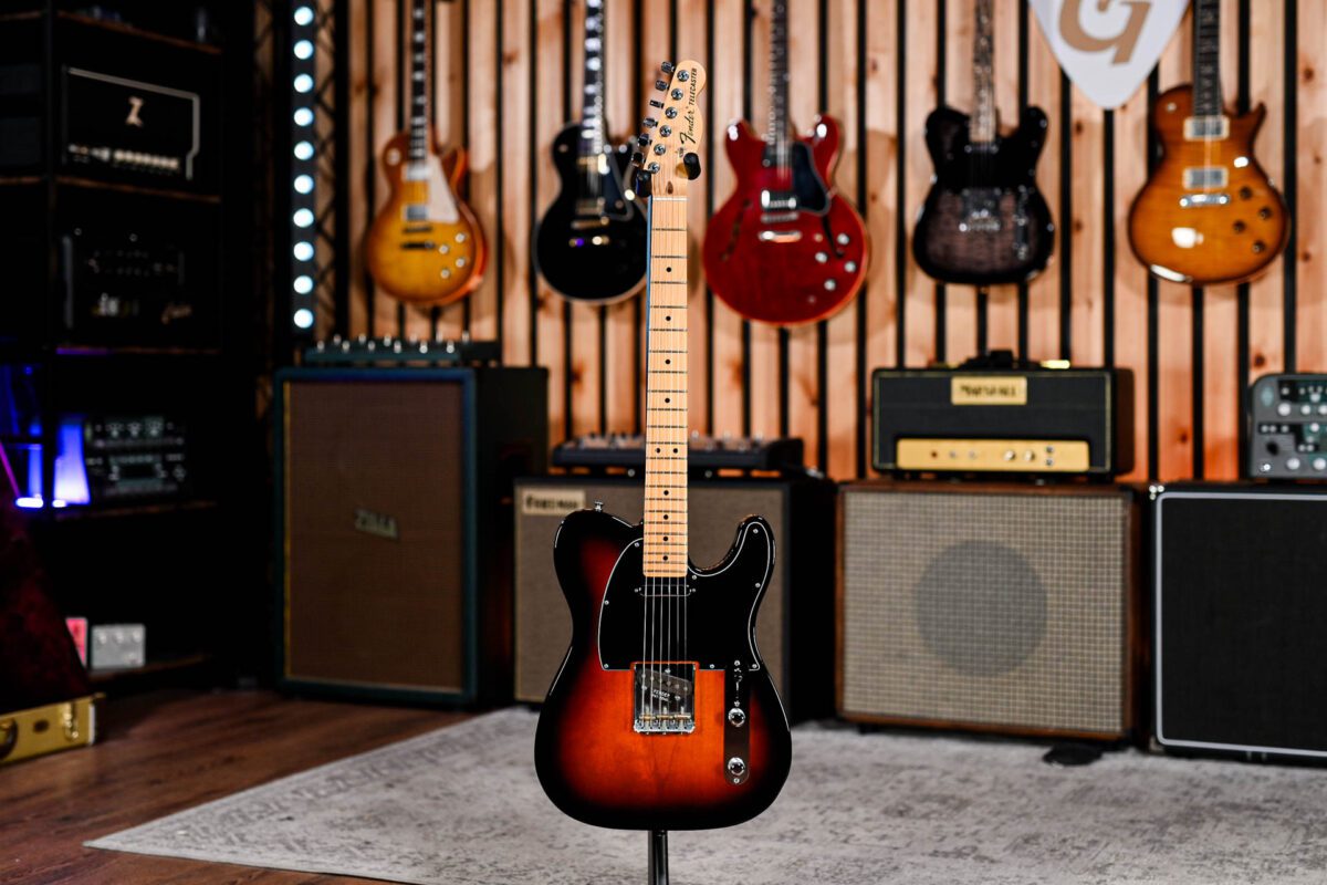 Fender American Special Telecaster in 3 Tone Sunburst - Image 2