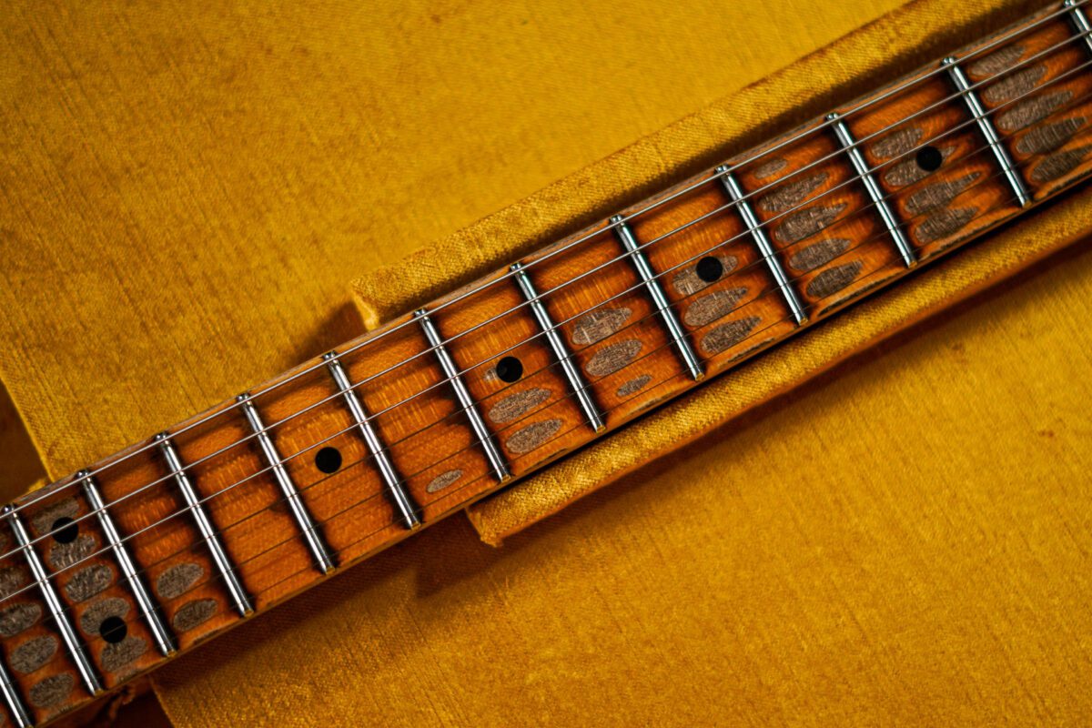 Fender Custom Shop Limited Edition ‘53 Telecaster Heavy Relic in Irish Pub Green - Image 8