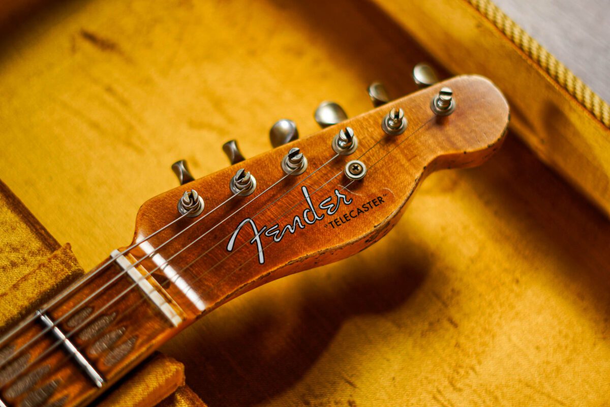 Fender Custom Shop Limited Edition ‘53 Telecaster Heavy Relic in Irish Pub Green - Image 7