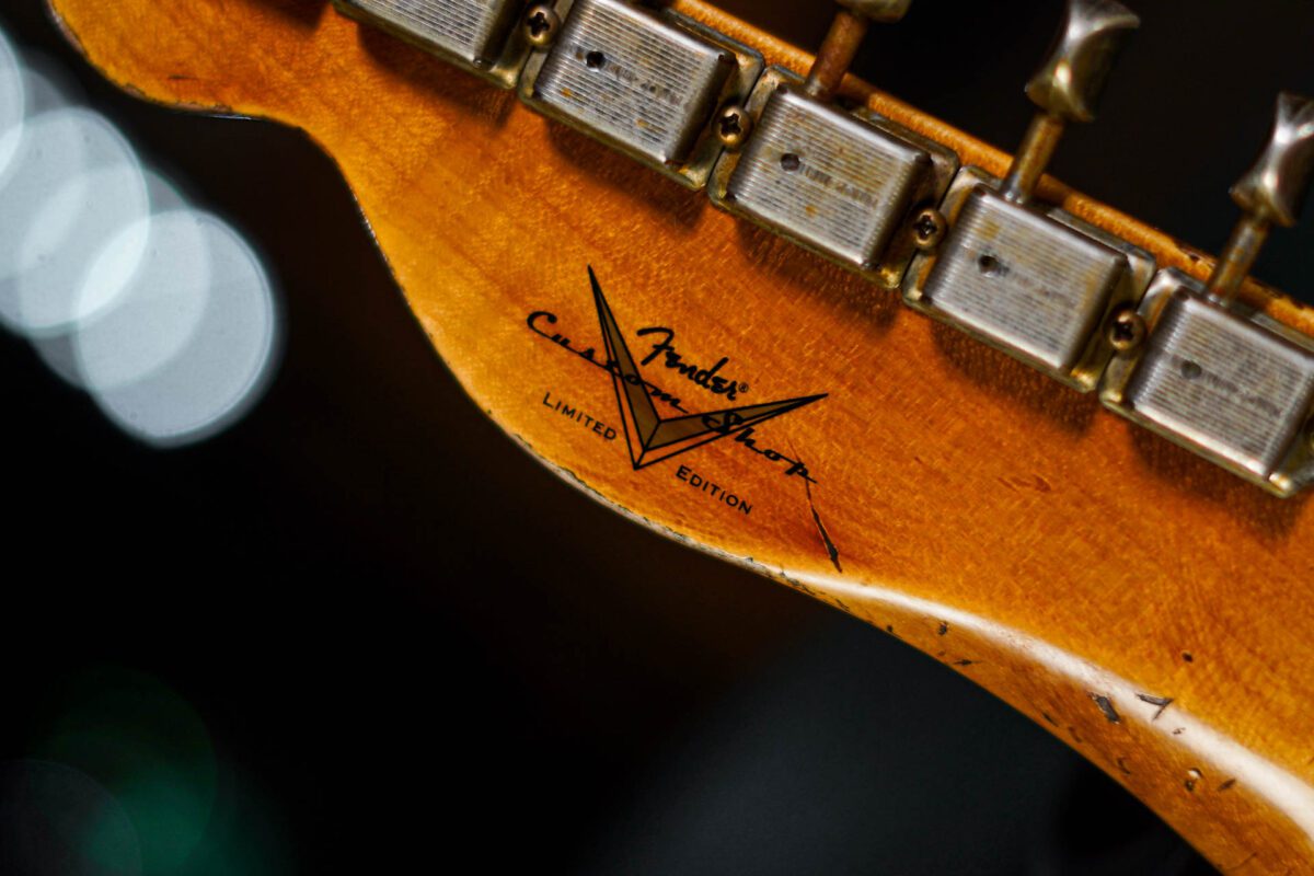 Fender Custom Shop Limited Edition ‘53 Telecaster Heavy Relic in Irish Pub Green - Image 4