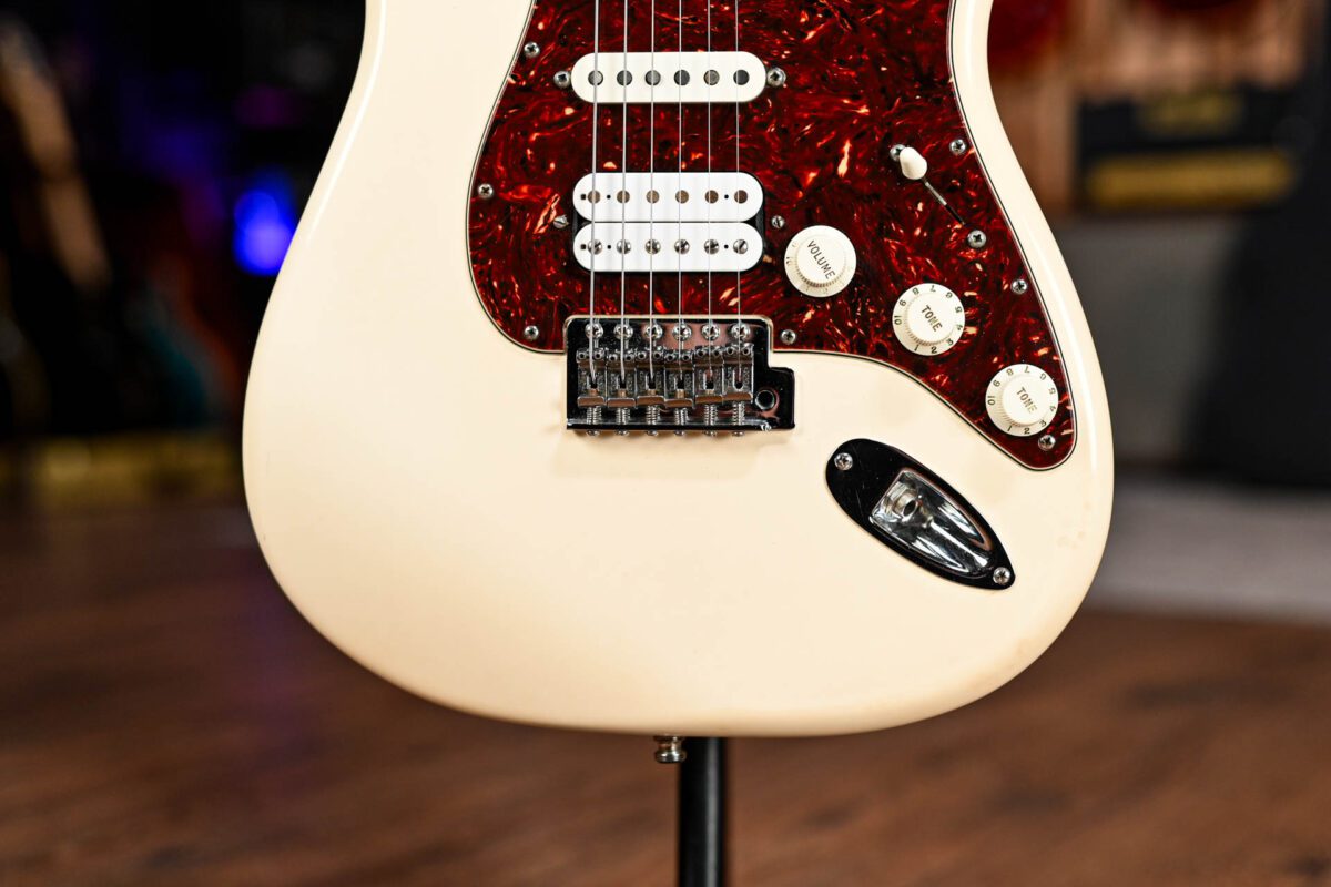 Fender Deluxe Roadhouse Stratocaster in Arctic White - Image 4