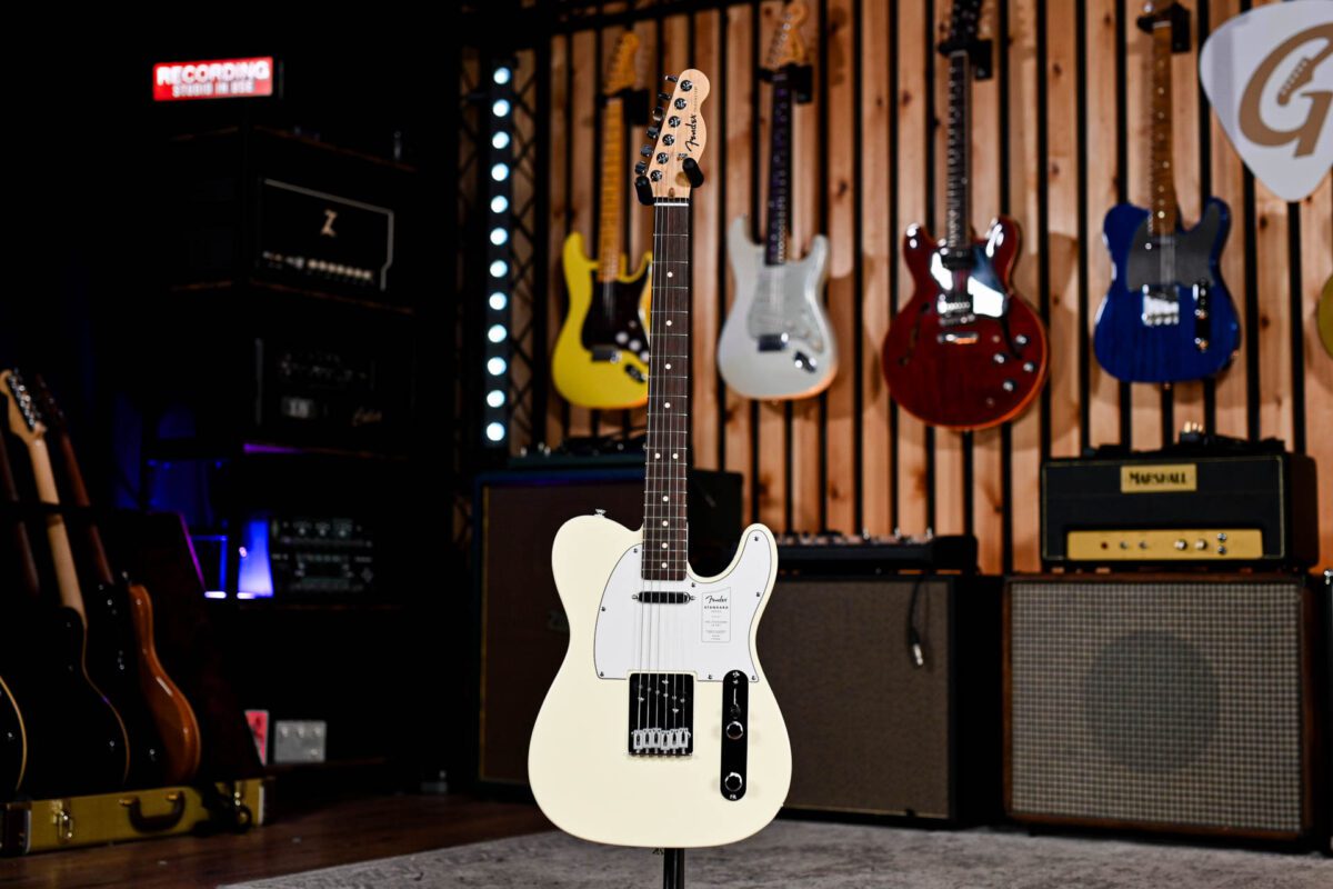 Fender Standard Telecaster in Olympic White - Image 2