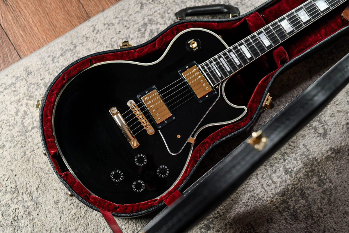 Gibson Les Paul Custom in Ebony - Image 2