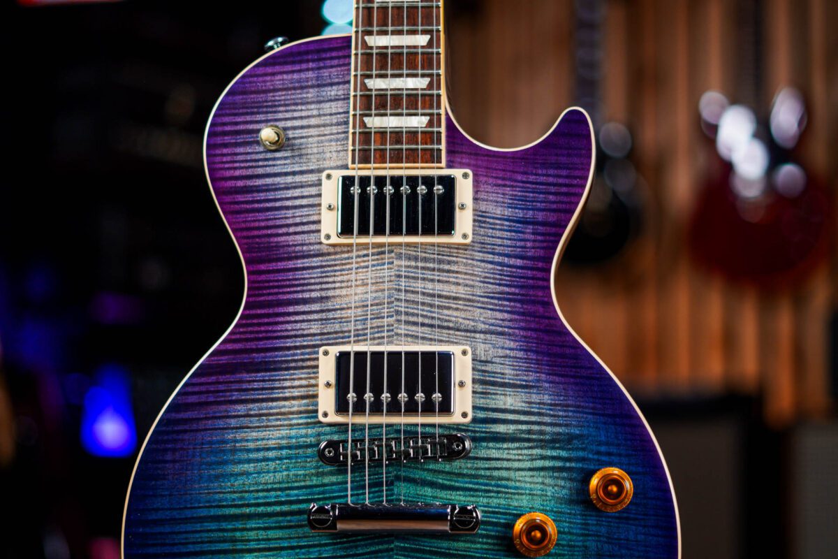 Gibson Les Paul Standard in Blueberry Burst - Image 5