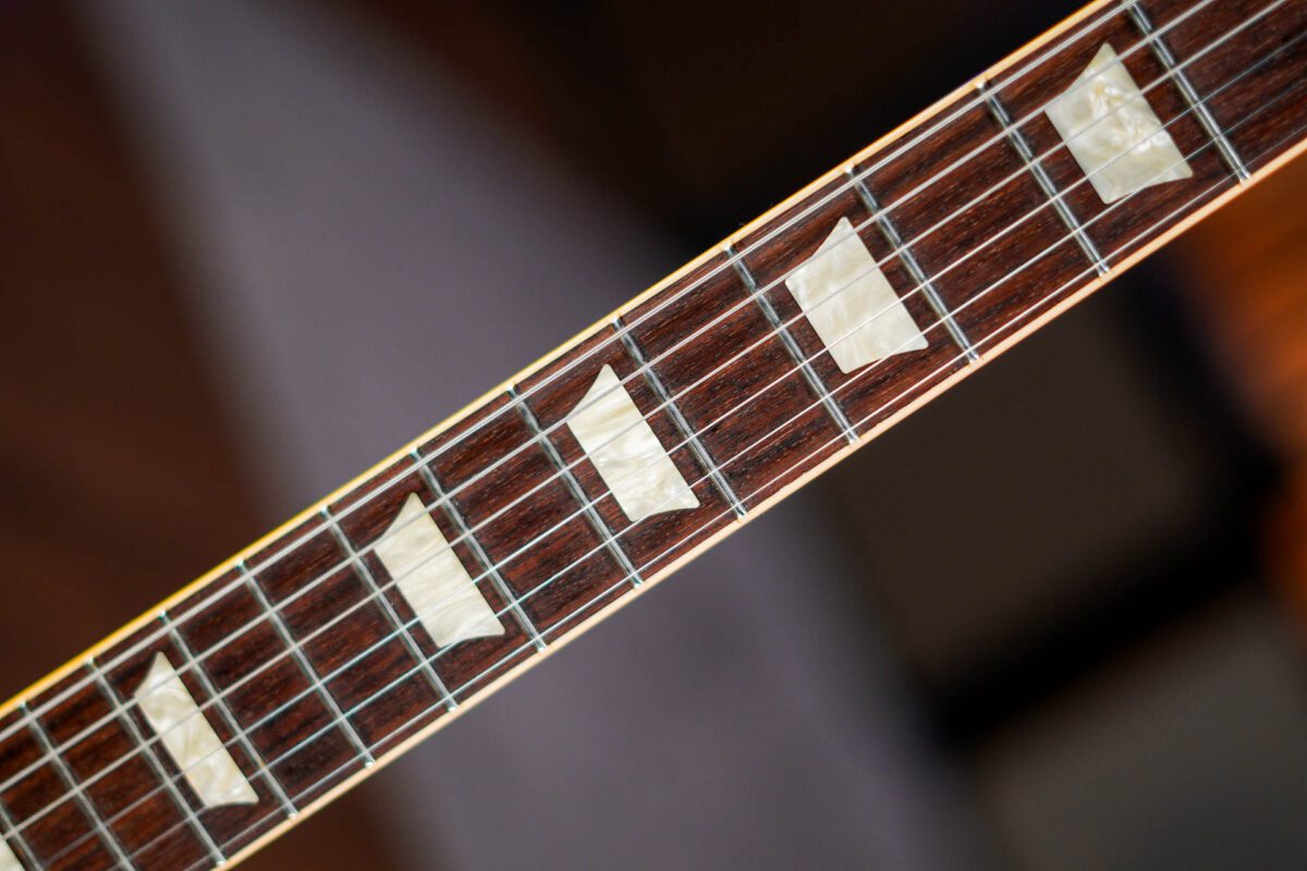 Gibson Les Paul Standard in Blueberry Burst - Image 6
