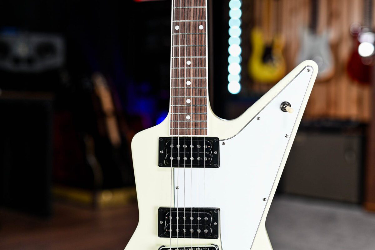 Gibson USA '70s Explorer Electric Guitar in Classic White - Image 5