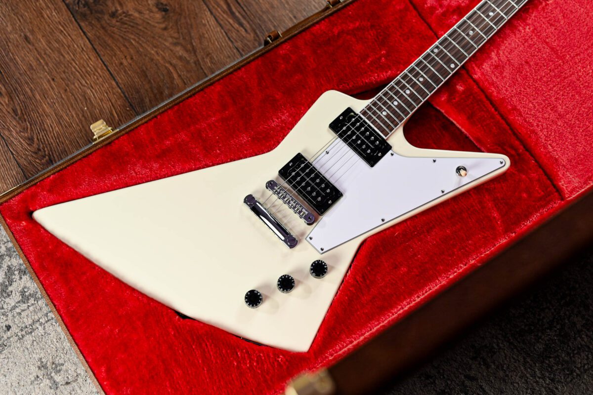 Gibson USA '70s Explorer Electric Guitar in Classic White - Image 2