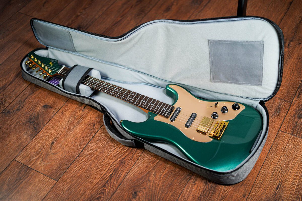 Mooer GTRS Guitars Standard 900 Racing Green Intelligent Guitar with Wireless System - Image 2