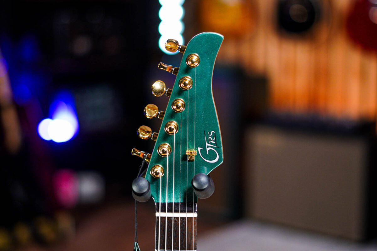 Mooer GTRS Guitars Standard 900 Racing Green Intelligent Guitar with Wireless System - Image 6