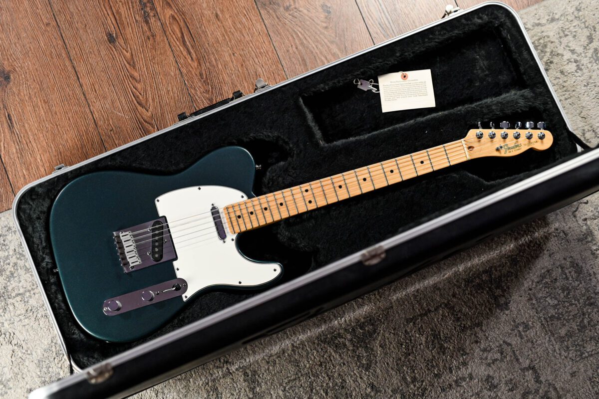 Fender 1988 American Telecaster in Teal Blue - Image 2