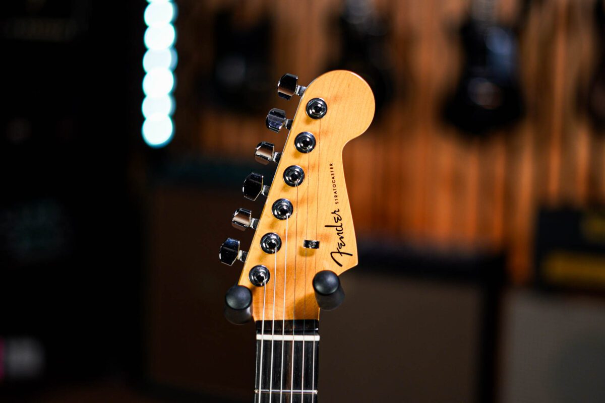 Fender American Elite Stratocaster in Champagne - Image 7