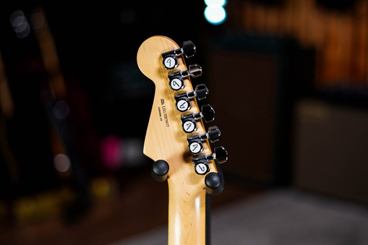Fender American Elite Stratocaster in Champagne - Image 8