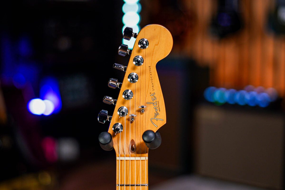 Fender American Lone Star Stratocaster in Shoreline Gold - Image 7