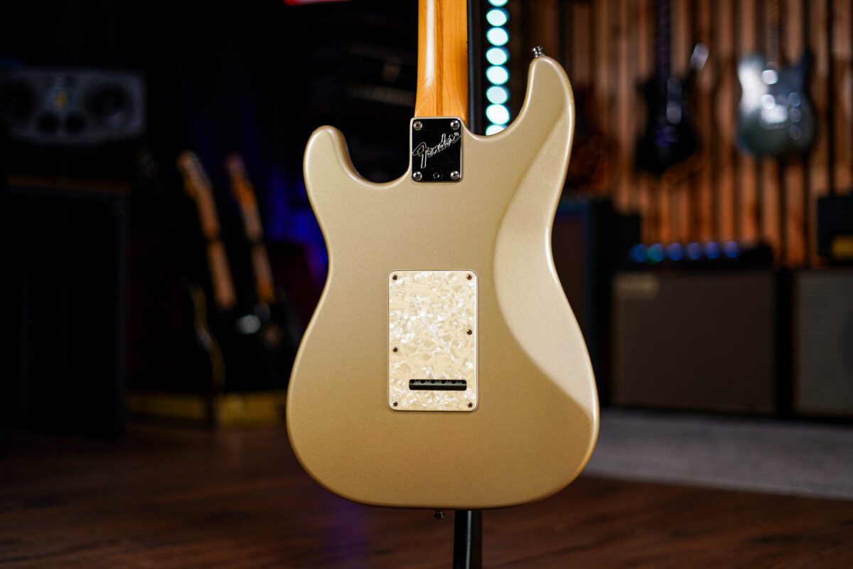 Fender American Lone Star Stratocaster in Shoreline Gold - Image 9