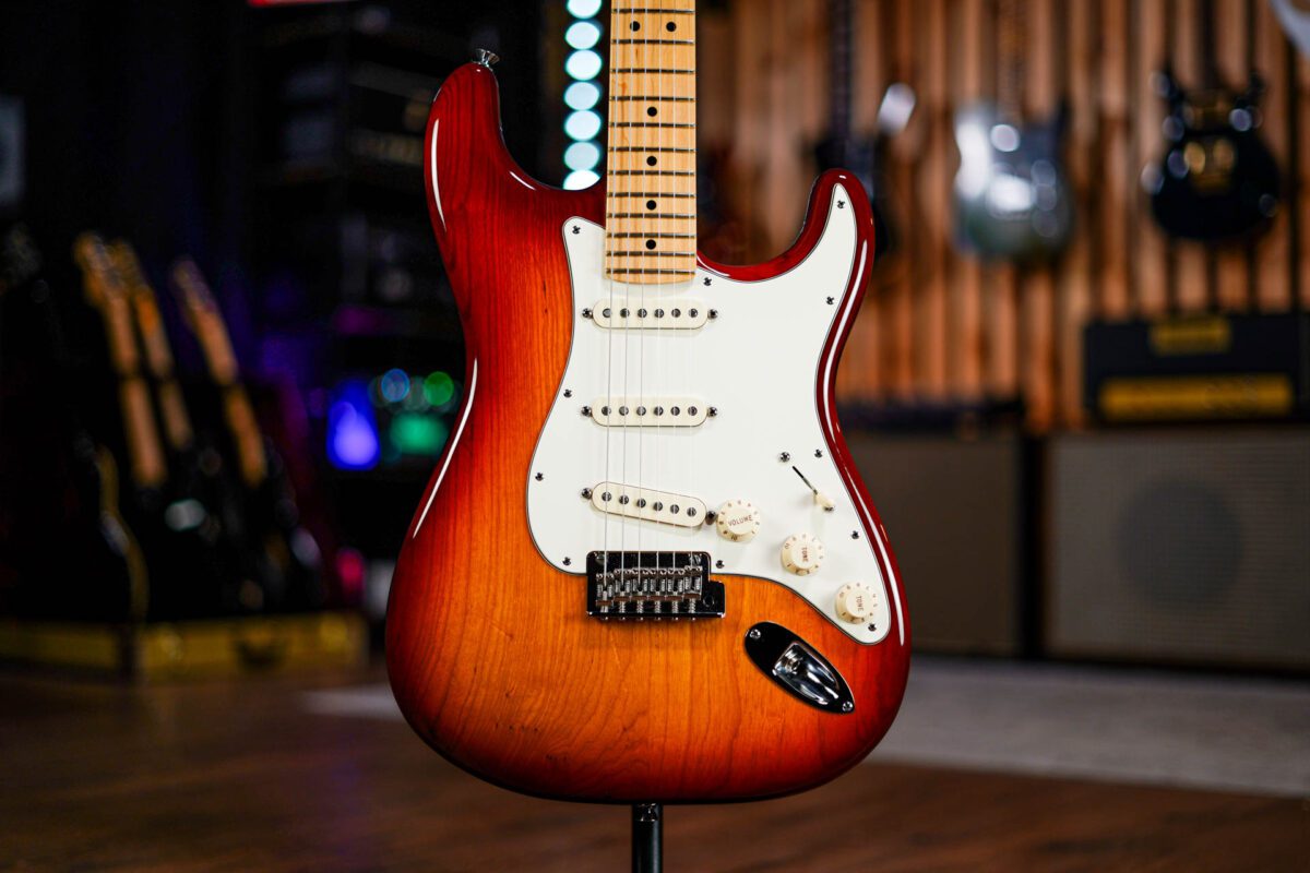 Fender American Standard Stratocaster in Sienna Sunburst