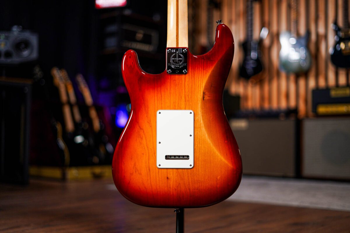 Fender American Standard Stratocaster in Sienna Sunburst - Image 10