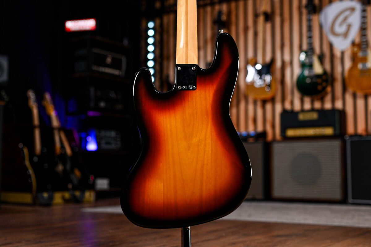 Fender Classic 70s Jazz Bass in 3-Colour Sunburst - Image 8