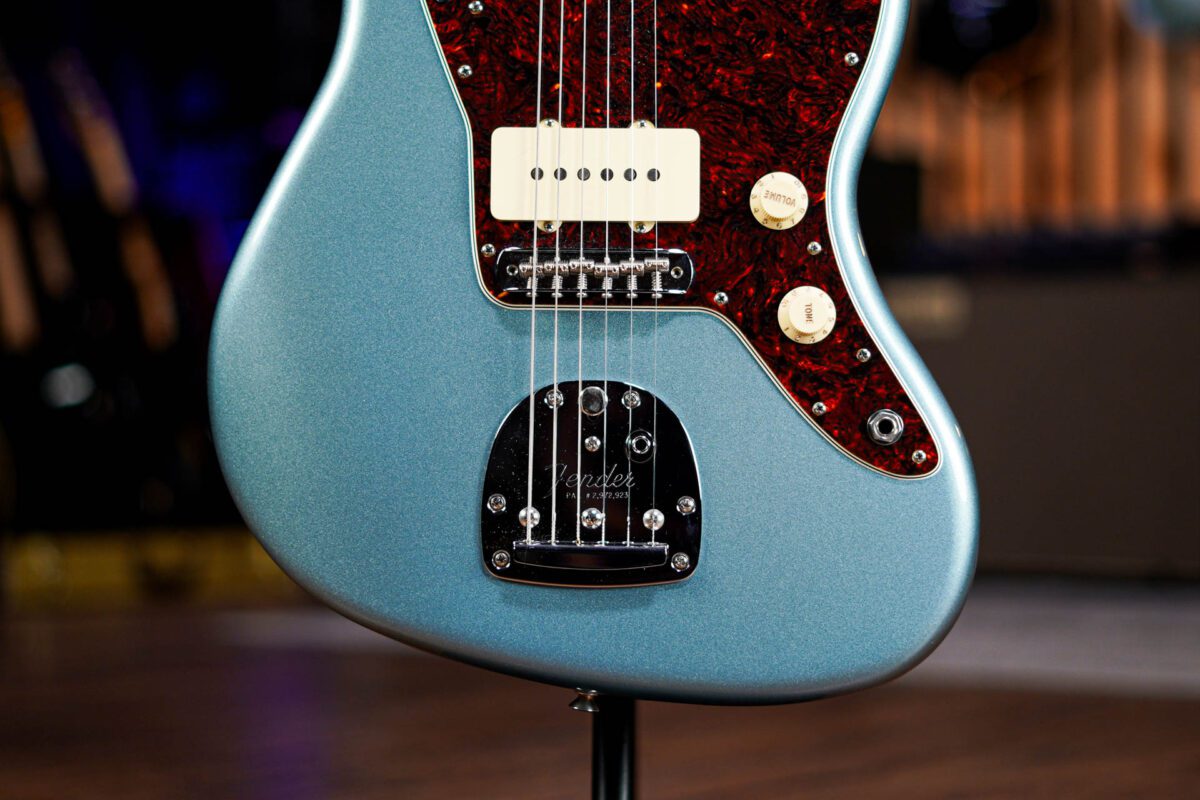 Fender Vintera '60s Jazzmaster in Ice Blue Metallic - Image 3