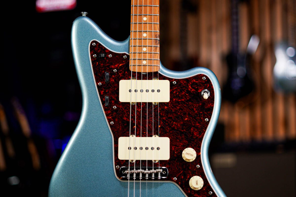 Fender Vintera '60s Jazzmaster in Ice Blue Metallic - Image 4