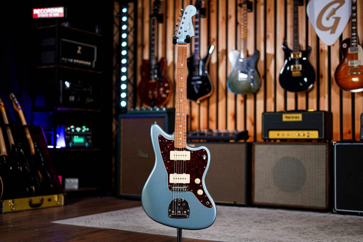Fender Vintera '60s Jazzmaster in Ice Blue Metallic - Image 2