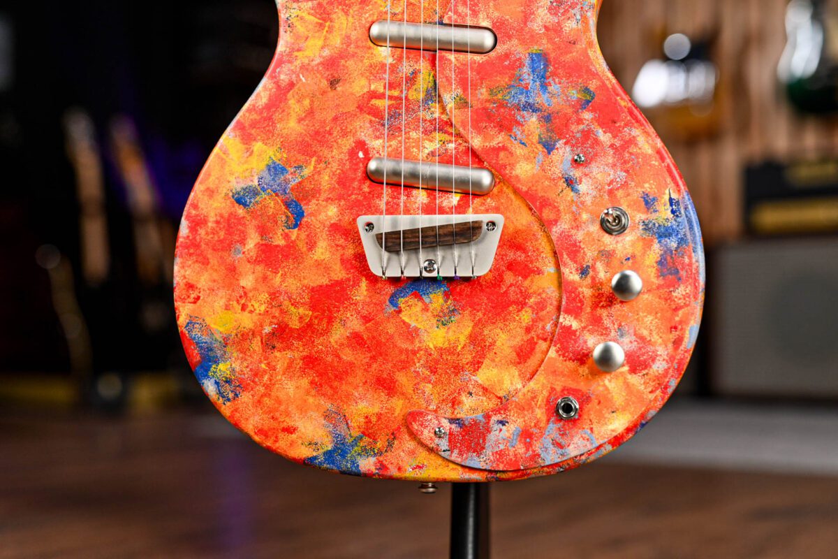 Danelectro DC-59 Limited Edition 'Blind Faith' Tribute Multicolour - Image 3