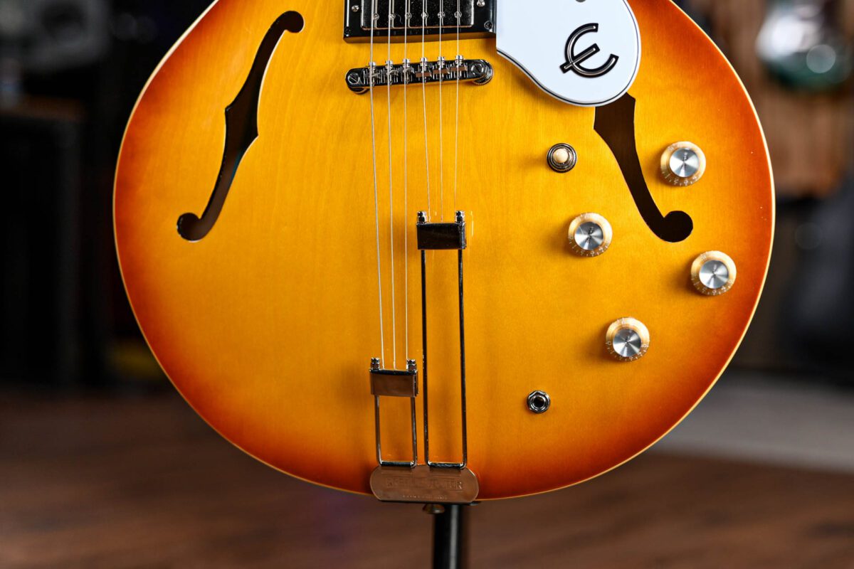 Epiphone Riviera in Royal Tan - Image 4